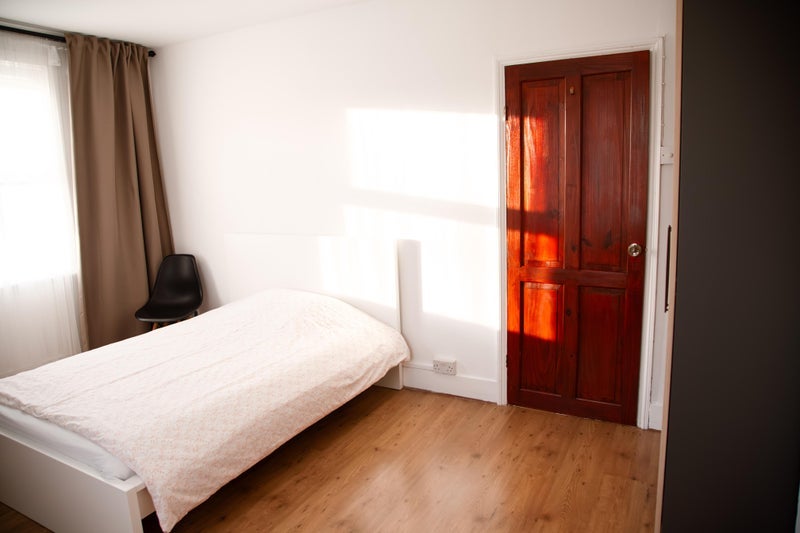 Room Albert Road in Greater London