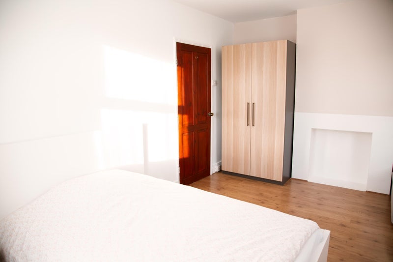Room Albert Road in Greater London