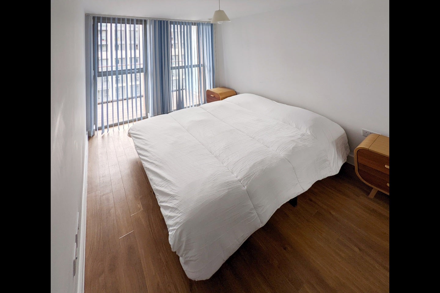 Flat Cornmill Lane in Greater London