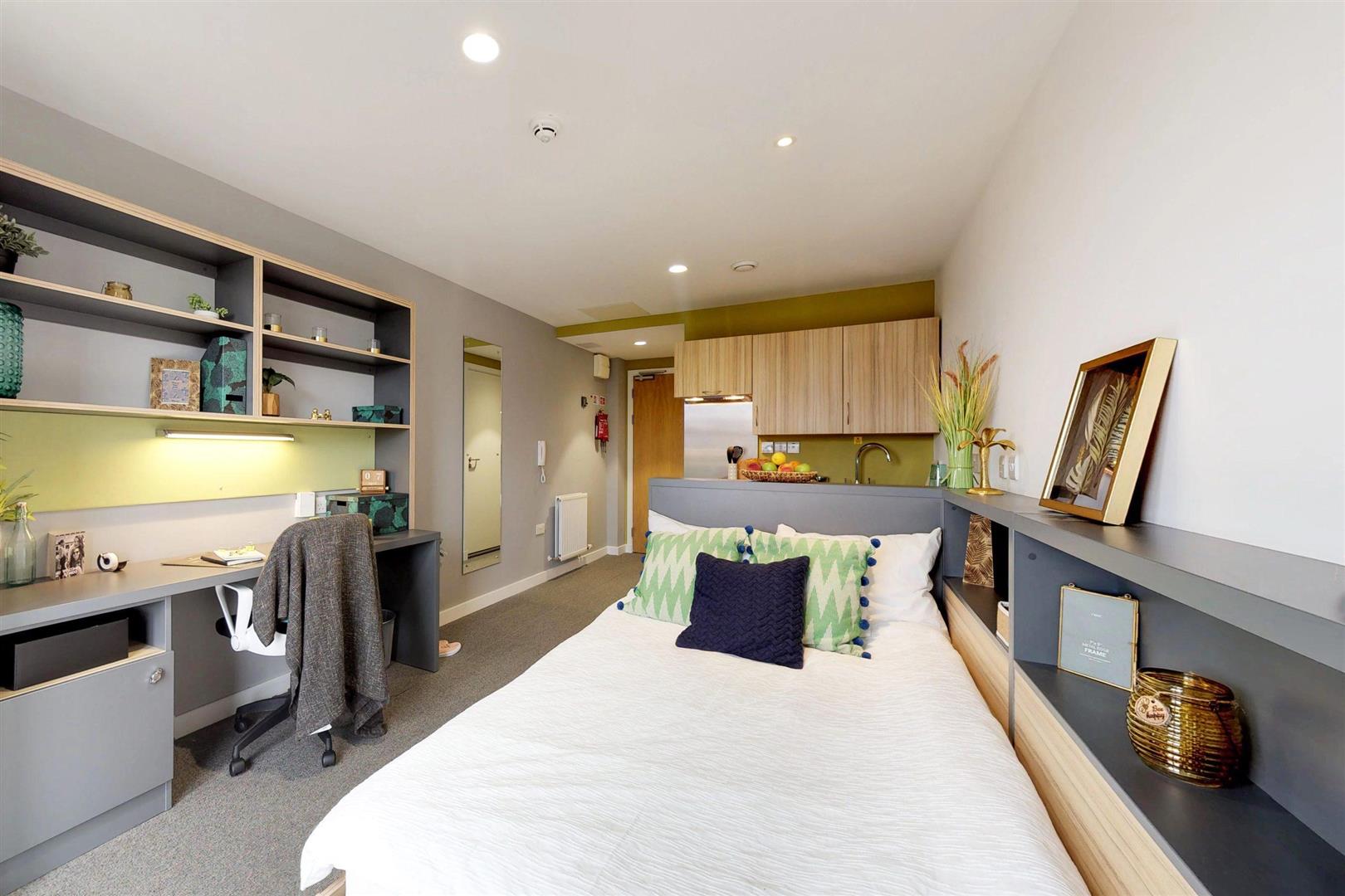 Room St James Road in Glasgow