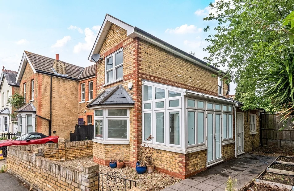 House Brunswick Road in Greater London