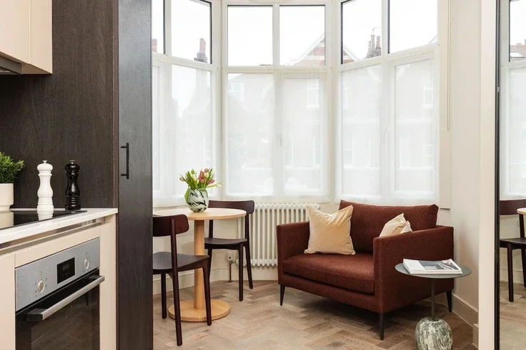 Flat Lymington Road in Greater London