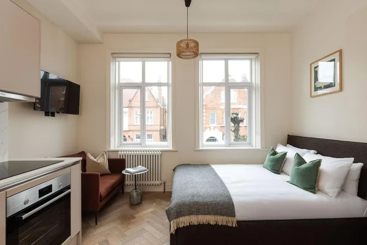 Flat Lymington Road in Greater London