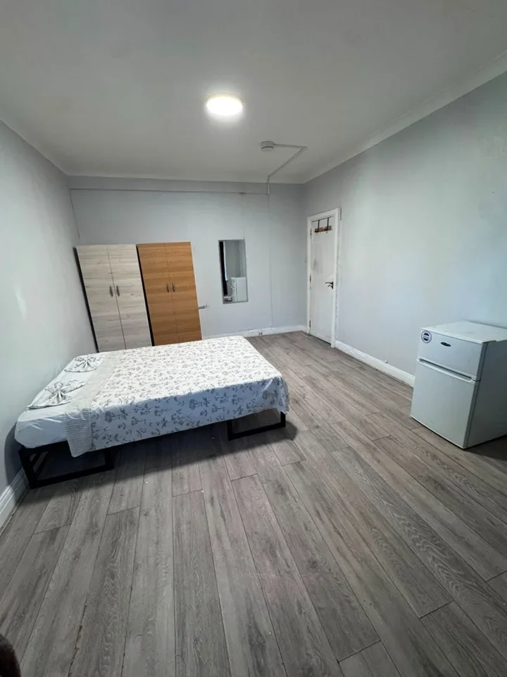 Room Lordship Lane in Greater London