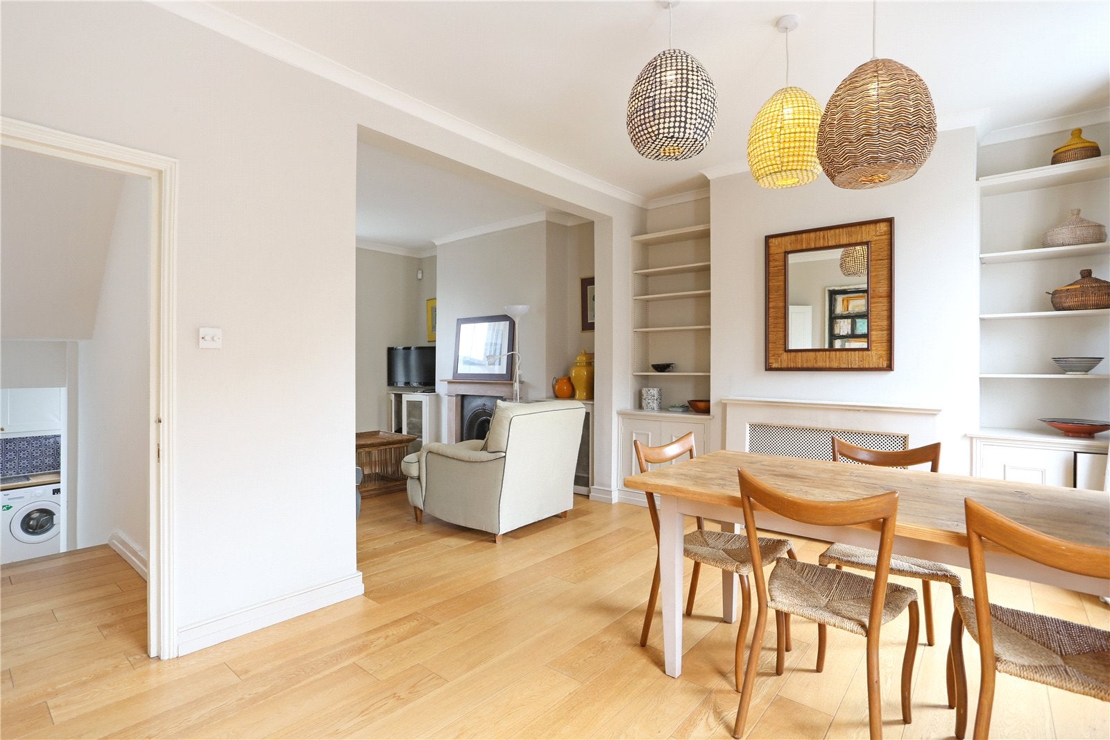 Flat Moore Park Road in Greater London