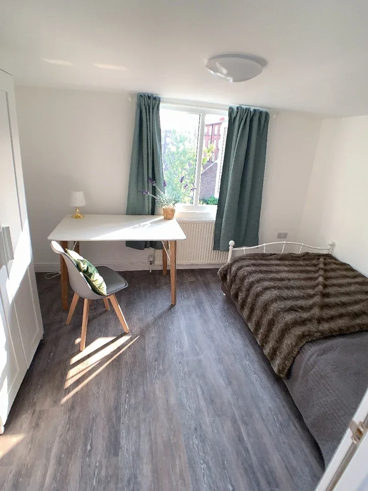 Room Penton Place in Greater London