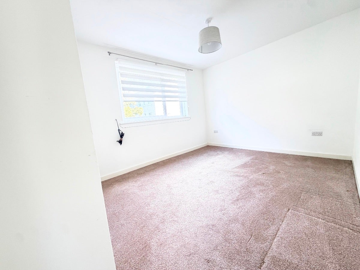 Flat Kinnell Crescent in Glasgow