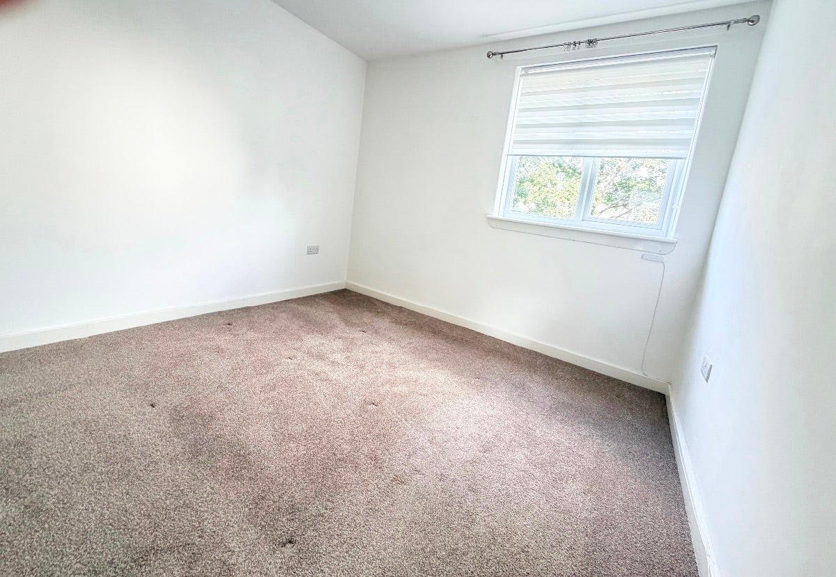 Flat Kinnell Crescent in Glasgow