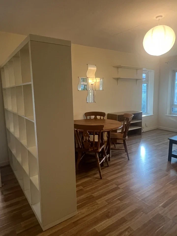 Flat Kirkstall Lane in Leeds