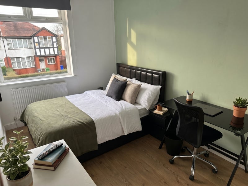 Room Burton Road in Manchester