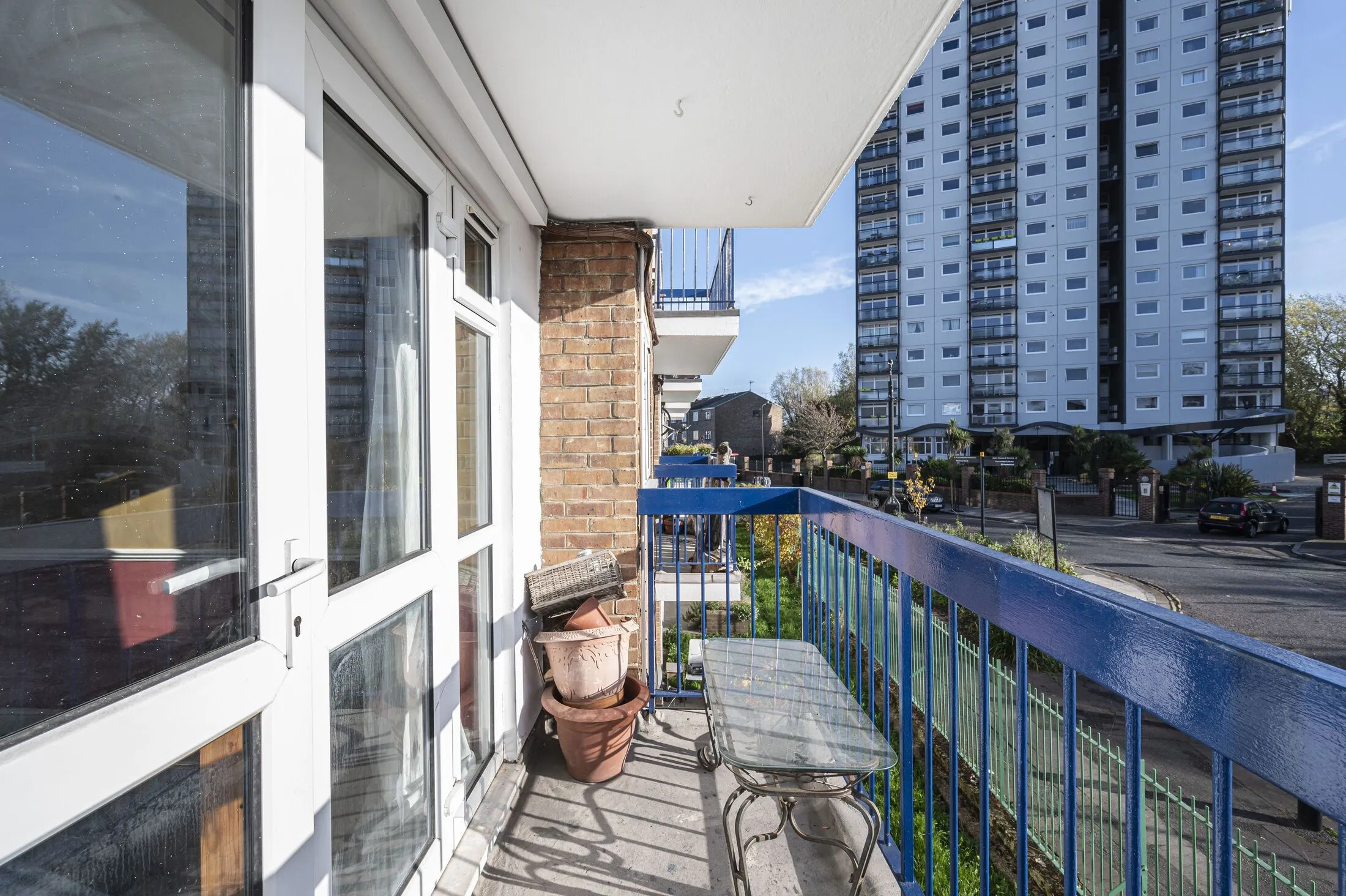 Flat Daubeney Road in Greater London