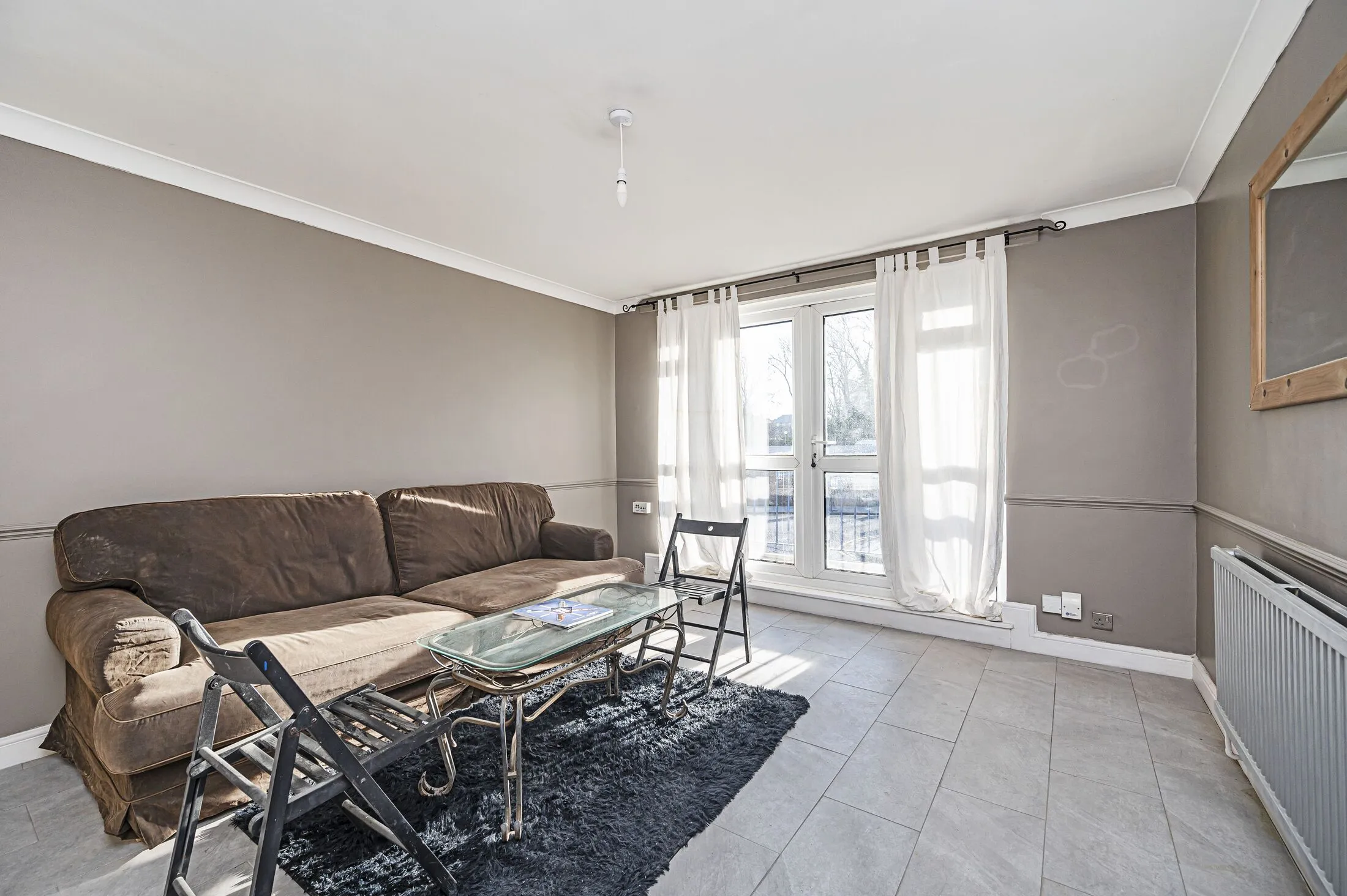 Flat Daubeney Road in Greater London