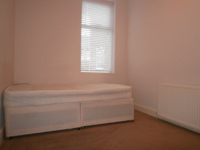 Flat Mowbray Street in Newcastle upon Tyne