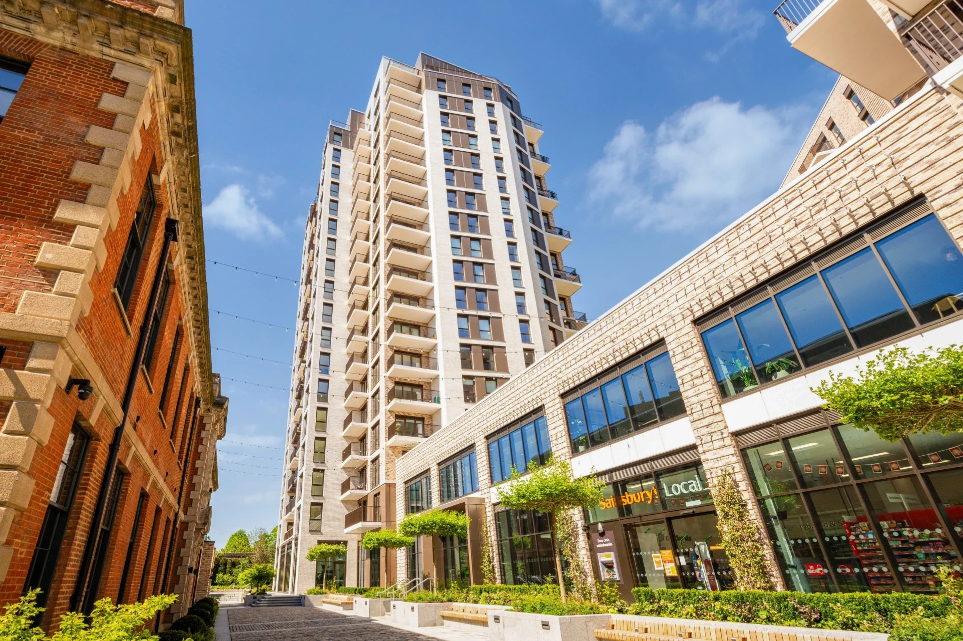 Flat St Paul's Way in Greater London