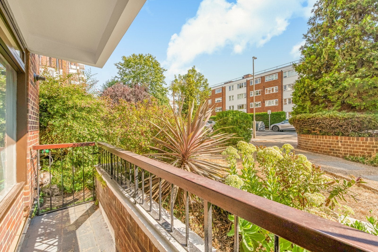 Flat Saint John's Avenue in Greater London