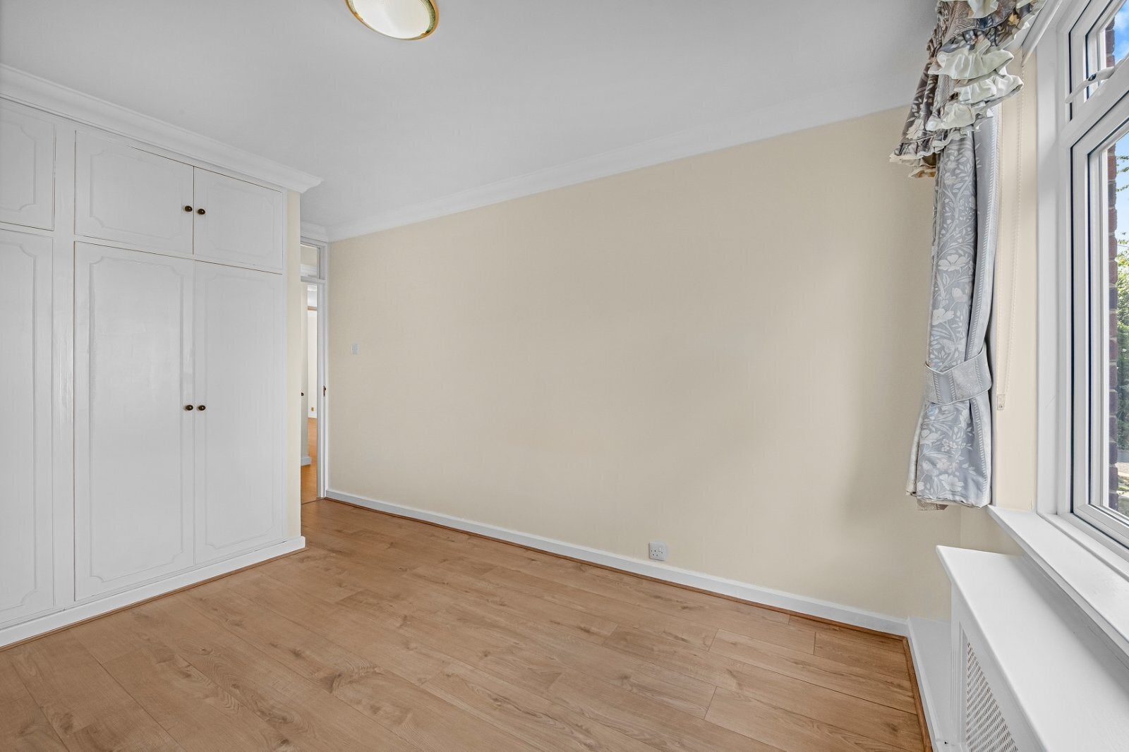 Flat Saint John's Avenue in Greater London