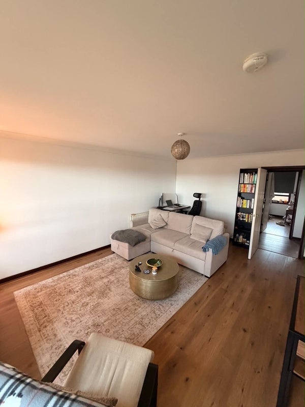 Flat Lymburn Street in Glasgow