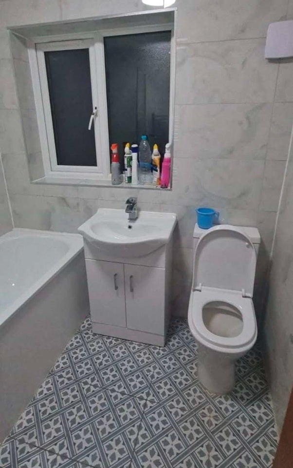 Room Bracewell Avenue in Greater London