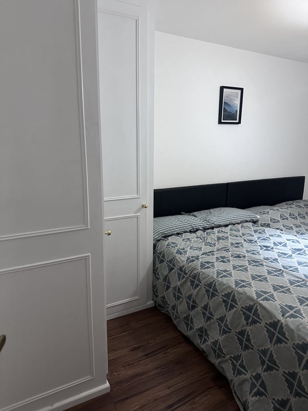 Room Knighton Close in Crawley