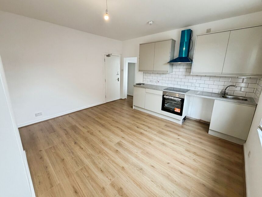 Flat Newport Lane in Stoke-on-Trent