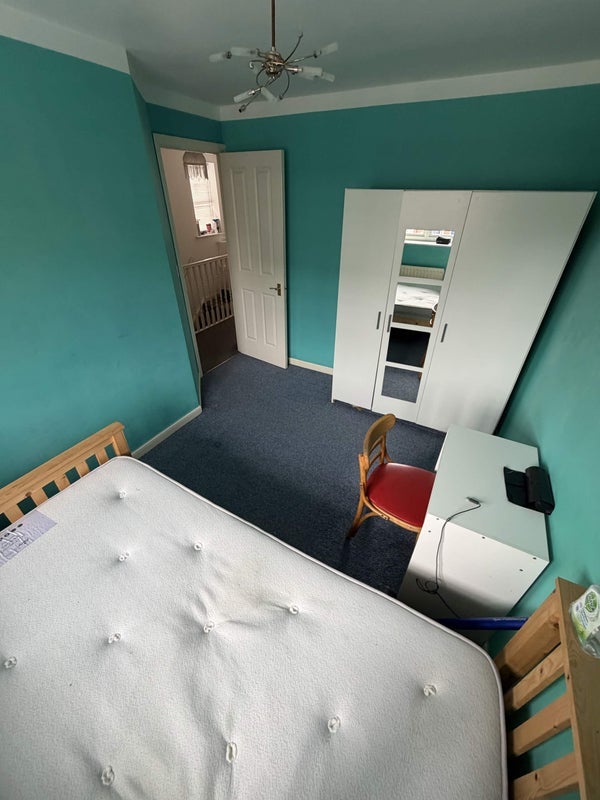 Room Greenhaven Drive in Greater London