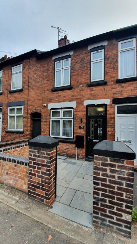 Room Friarswood Road in Newcastle-under-Lyme