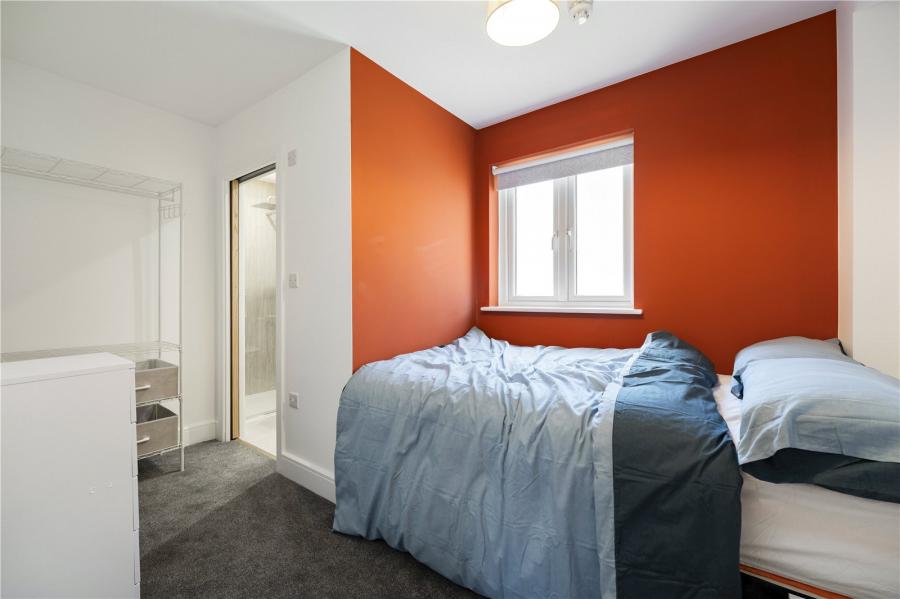 Room Royal Oak Road in Woking