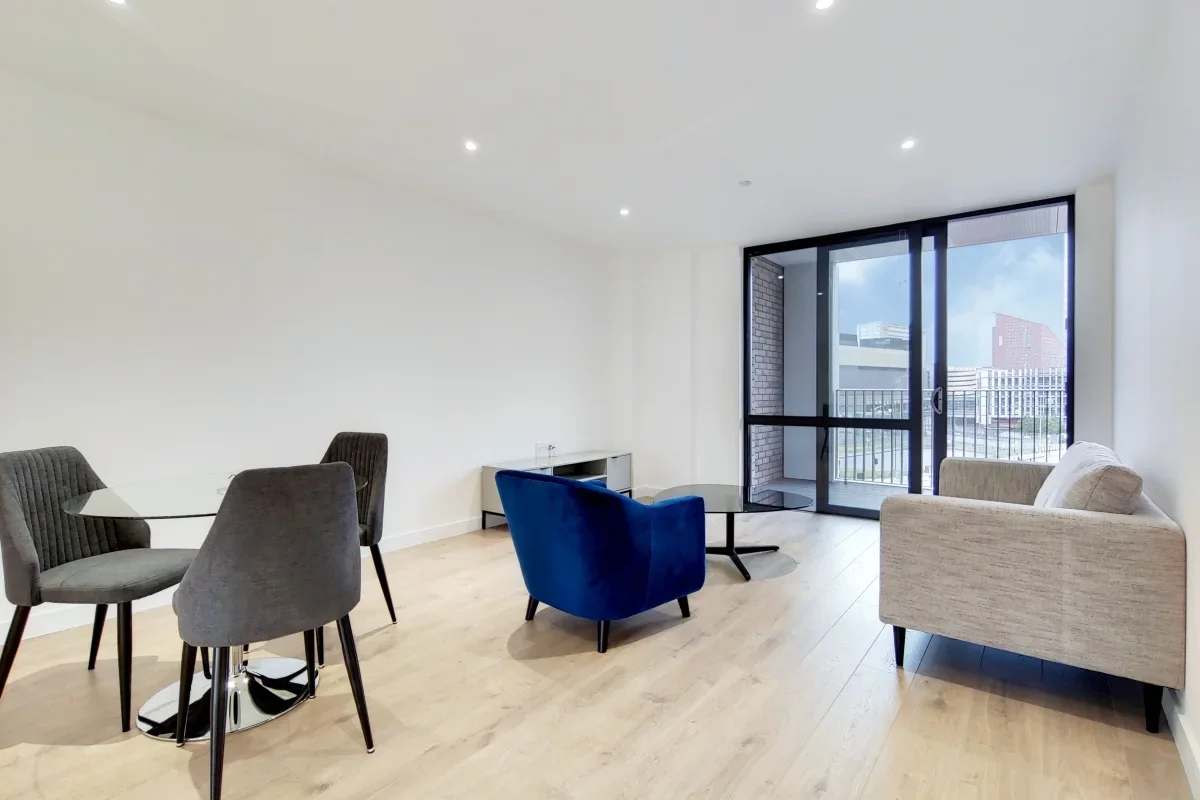 Flat Forrester Way in Greater London