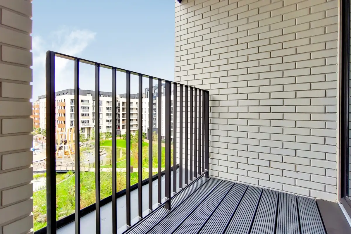 Flat Forrester Way in Greater London