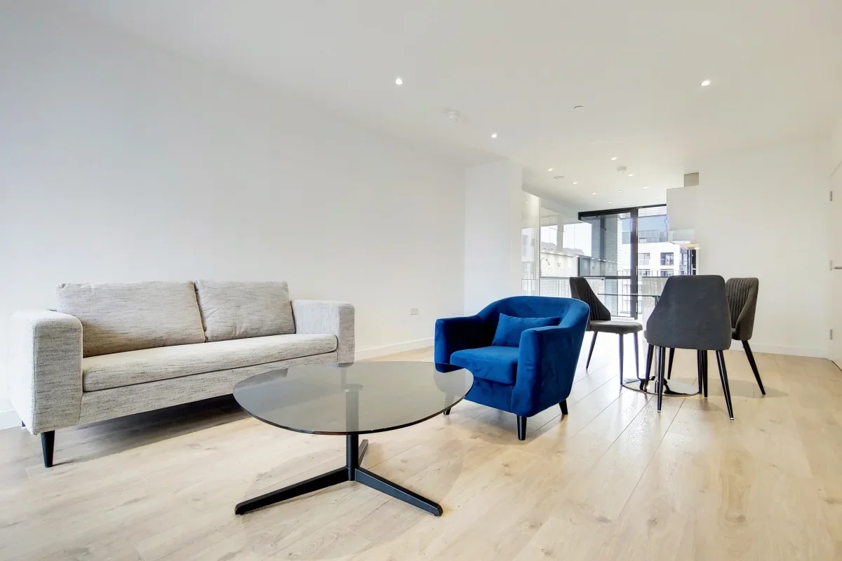 Flat Forrester Way in Greater London