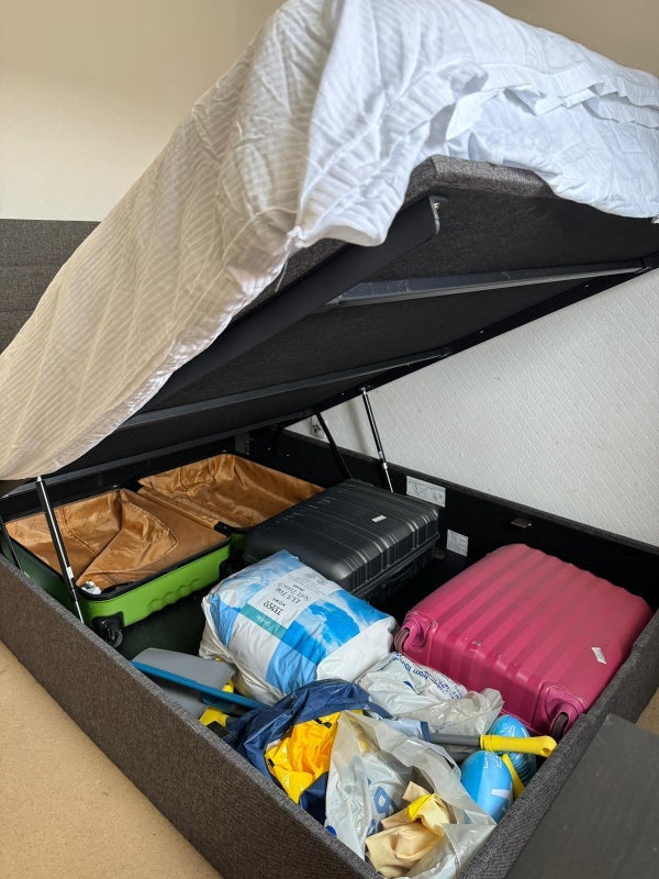 Room Buttmarsh Close in Greater London