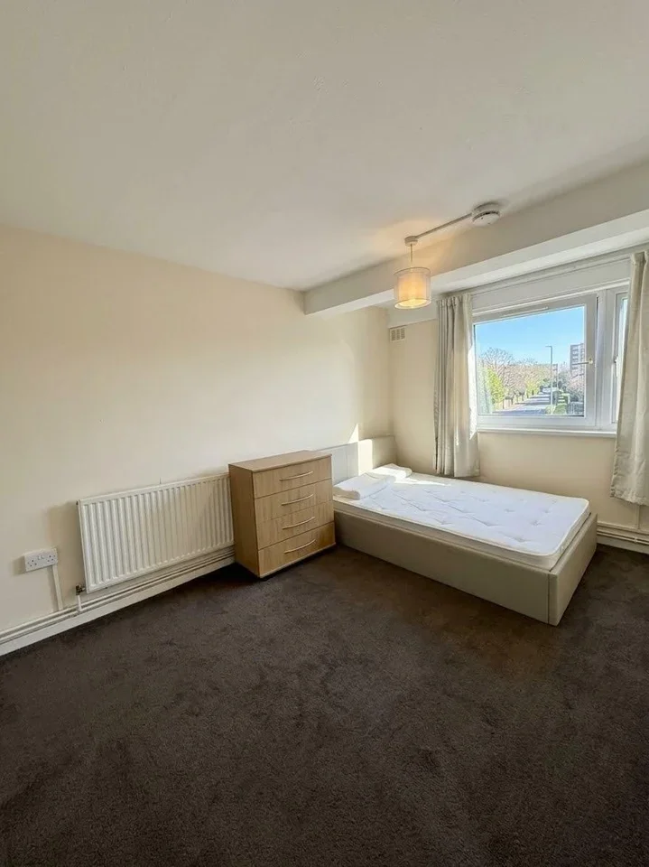 Room Southern Grove in Greater London