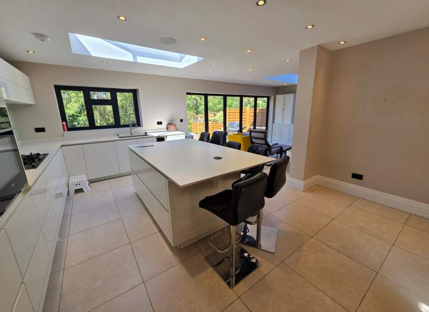 House Wentworth Avenue in Greater London
