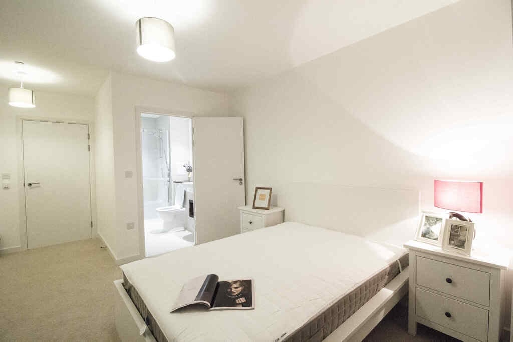 Flat Bailey Street in Greater London