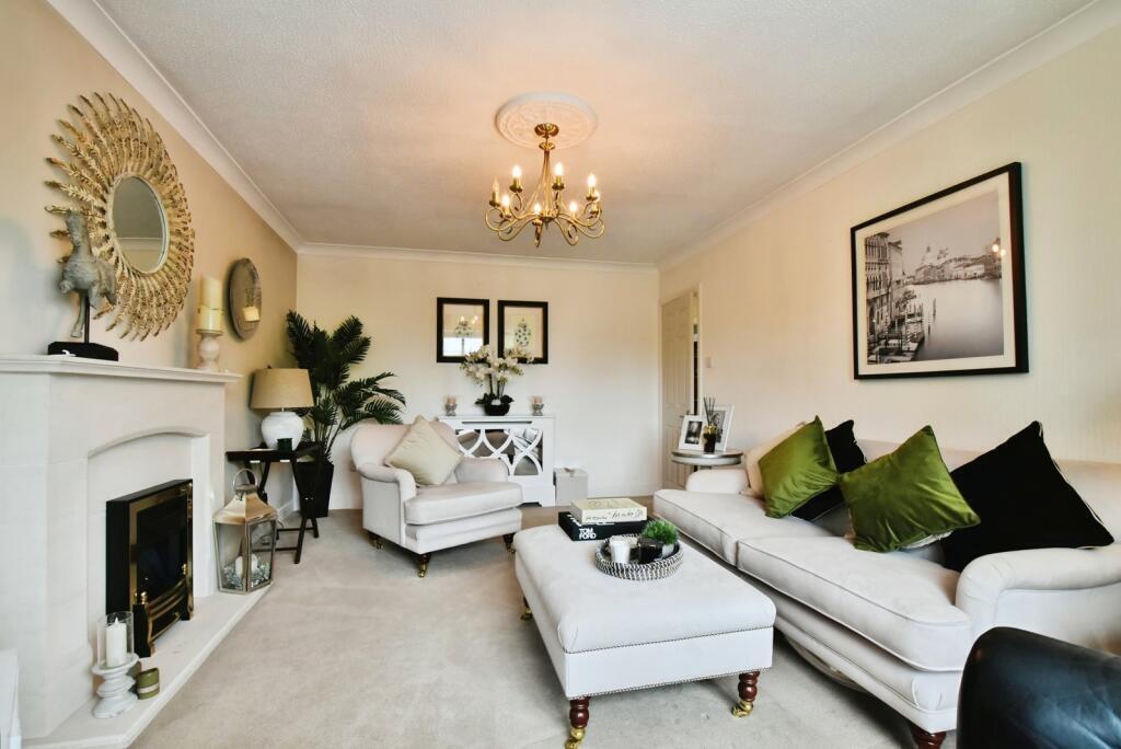 Flat Woodacres Court in Wilmslow