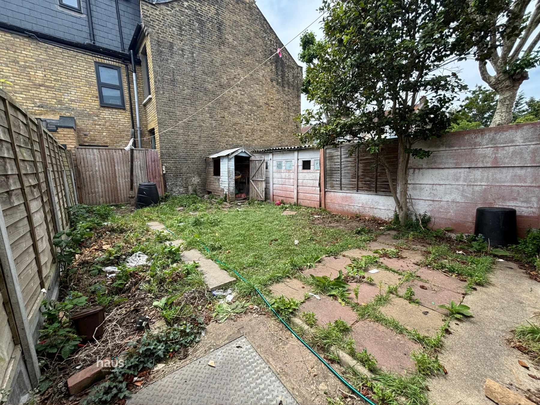 Flat Francis Road in Greater London