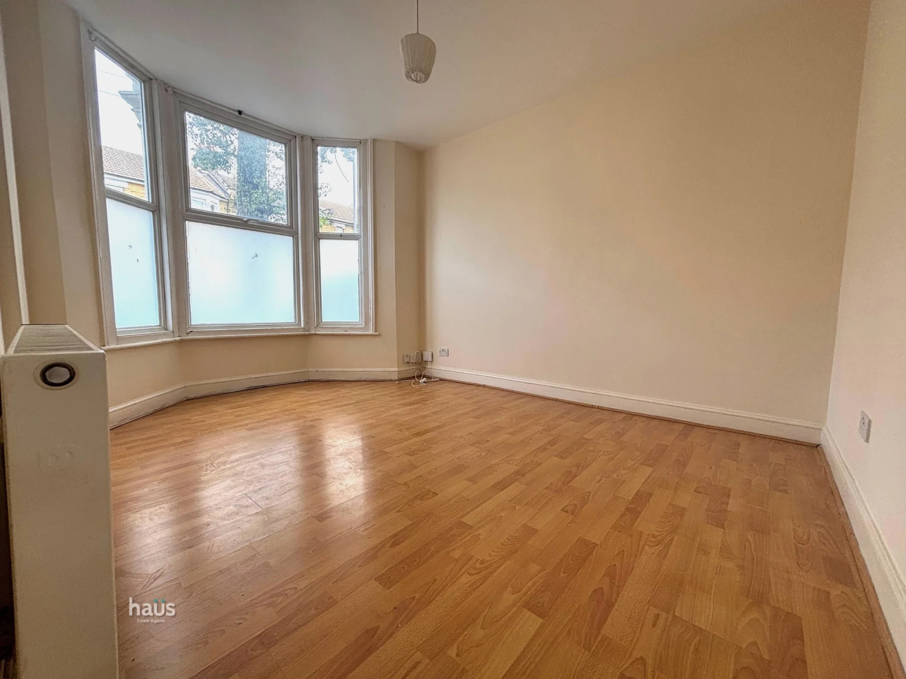 Flat Francis Road in Greater London