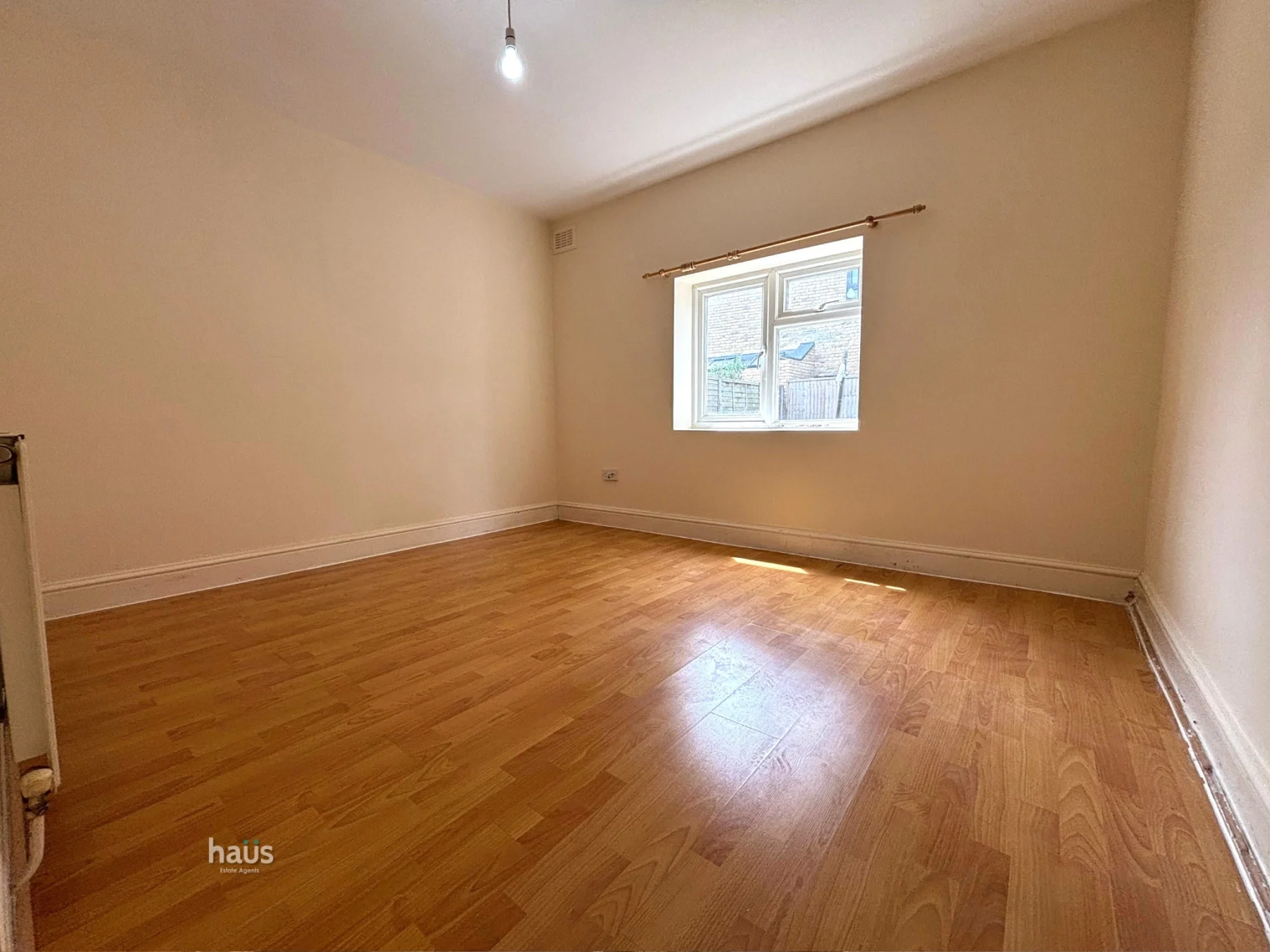 Flat Francis Road in Greater London