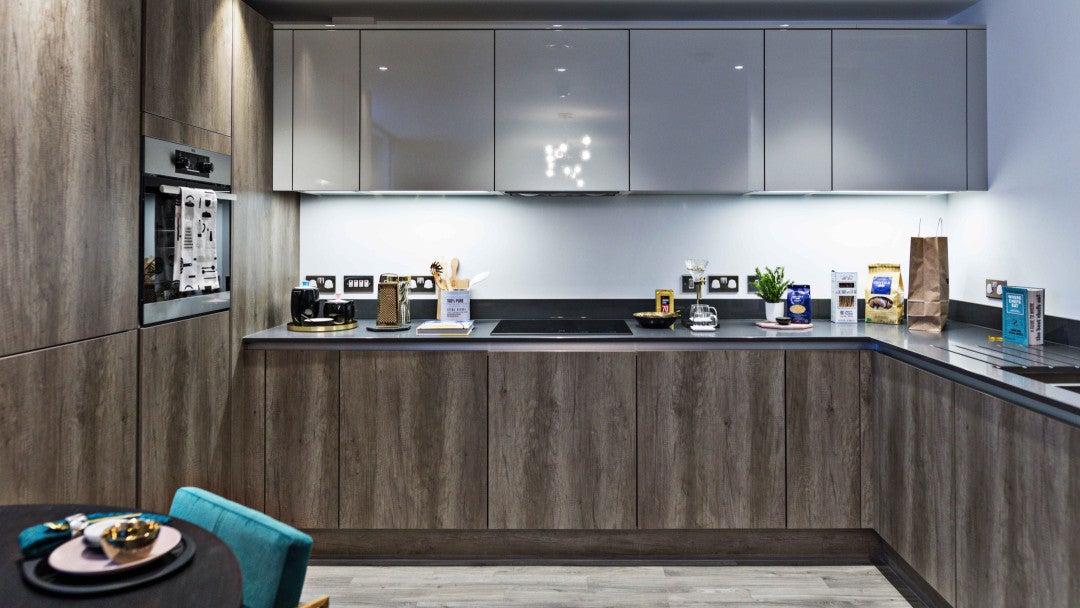 Flat Chiswick High Road in Greater London