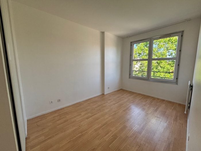Appartement Place Georges Seurat à Guyancourt