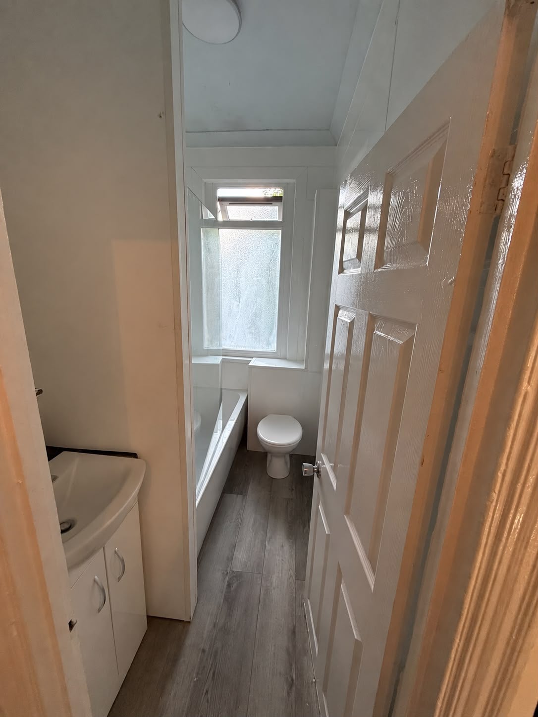 Flat Fanshawe Avenue in Greater London