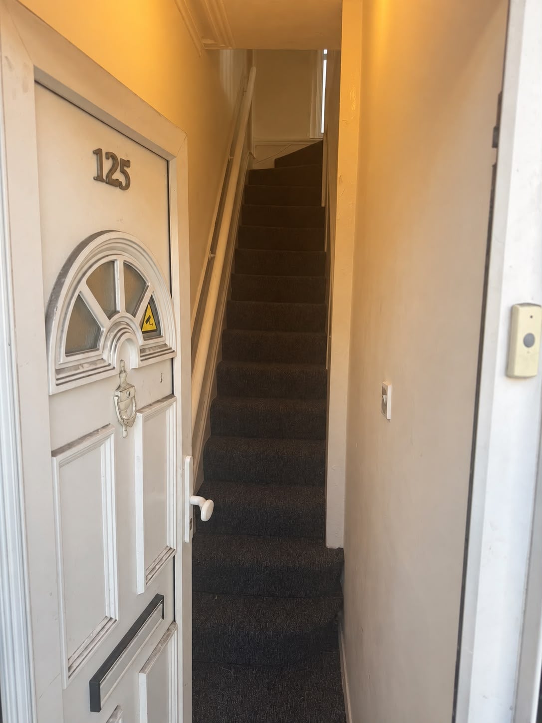 Flat Fanshawe Avenue in Greater London