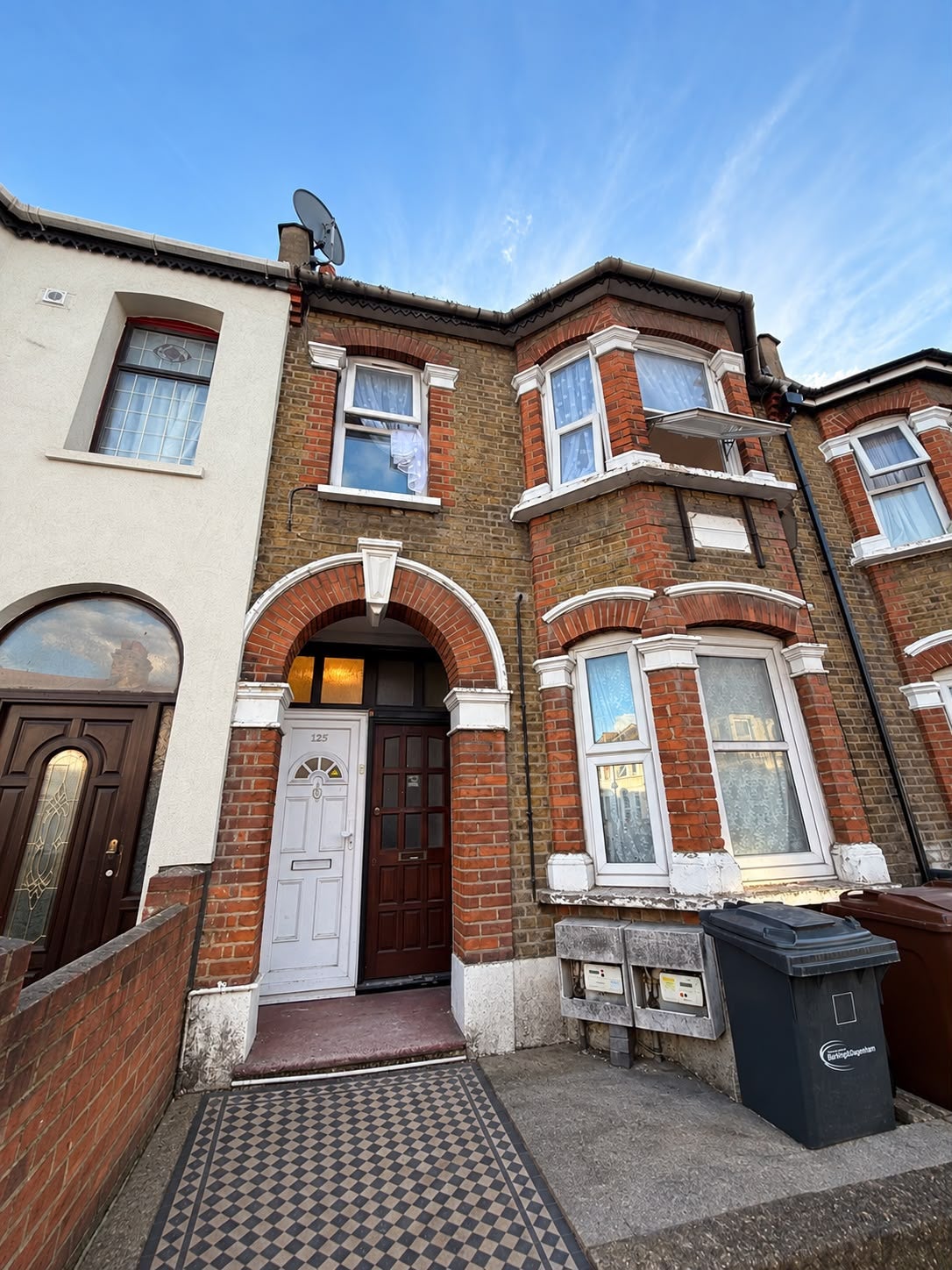 Flat Fanshawe Avenue in Greater London