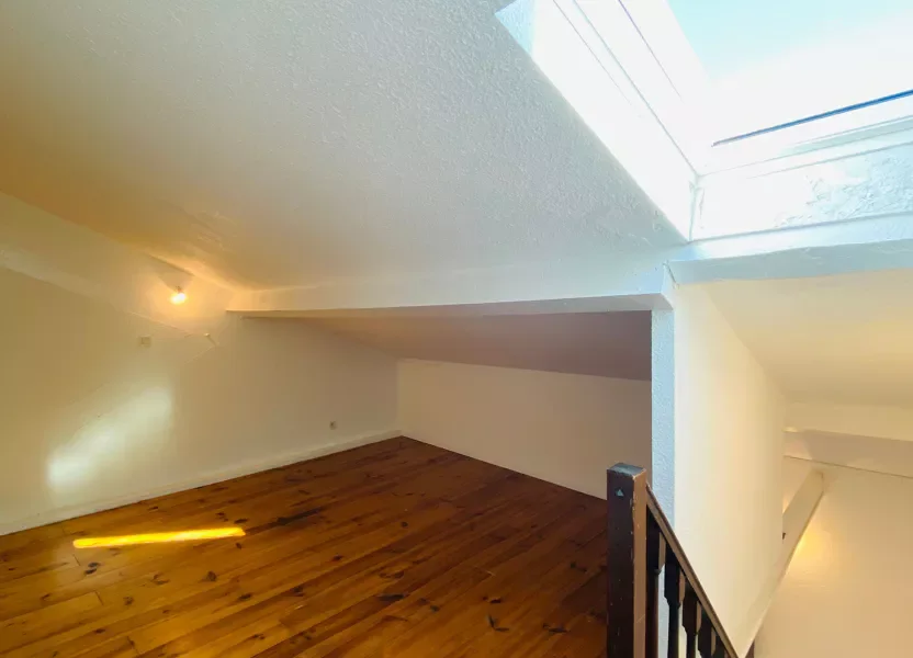Flat Rue Jules Cazeneuve in Fures