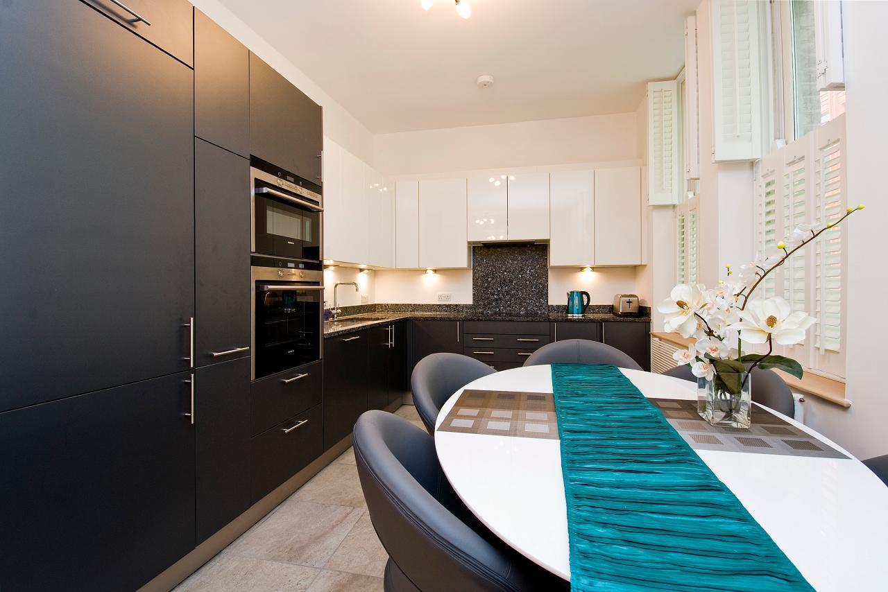 Flat Shaftesbury Avenue in Greater London