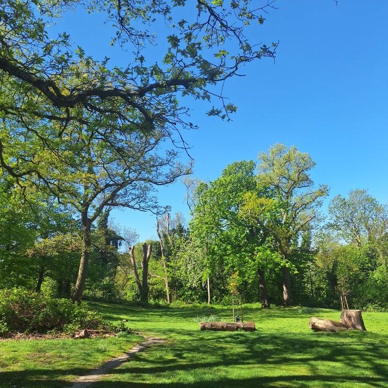 Flat Dacres Road in Greater London