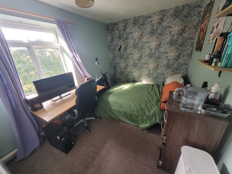 Flat Dacres Road in Greater London