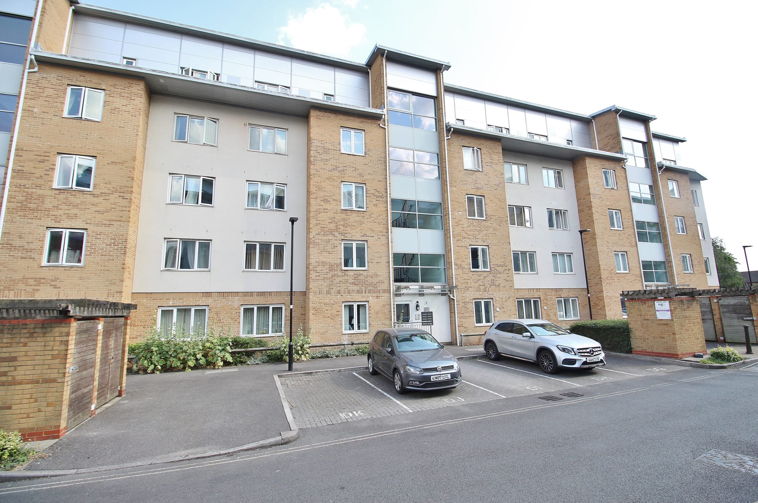 Flat Primrose Place in Greater London