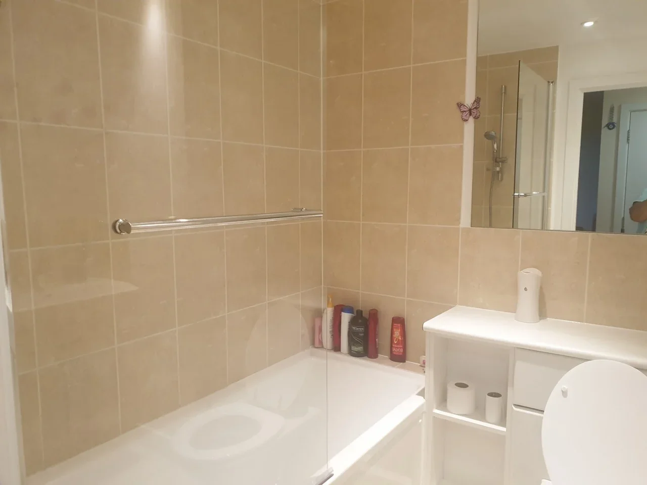 Flat Gallions Road in Greater London