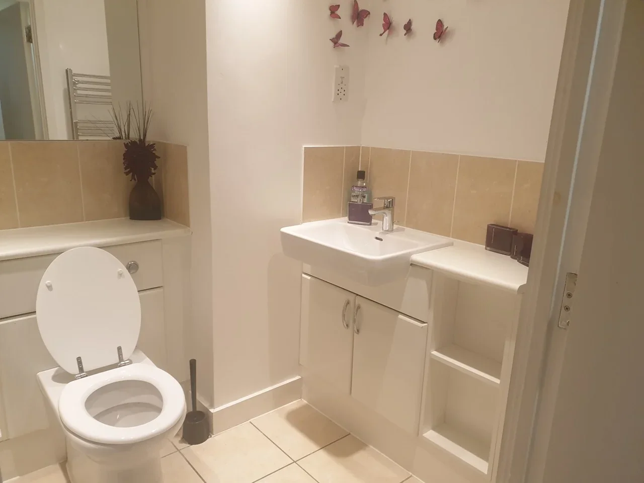 Flat Gallions Road in Greater London